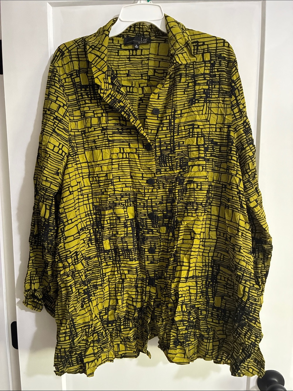 Liv, xl, lime and black crinkle blouse